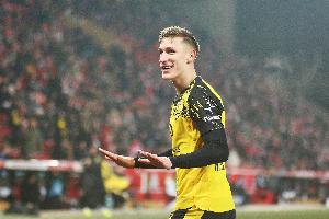 图片报：施洛特贝克遭到球迷嘘声，赛后多特和球员取消采访