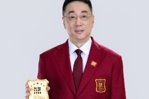 【名人堂定妆照】再次祝贺传奇名宿正式进入中国篮球名人堂！