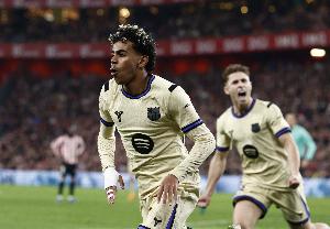 本赛季进球和助攻数均上双,亚马尔是五大联赛第三位做到的球员