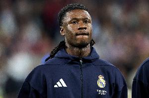 塞尔电台批卡马文加:出球不够精准,逼抢慢半拍,进攻端几乎隐形