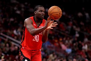 生涯首记三分!卡佩拉23分钟11中9砍下23分13板3帽 三分2中1