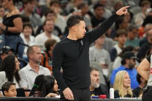 尚帕尼&凯尔登均赛季全勤 米奇：有稳定拼图是我们取得佳绩的关键