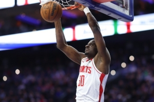 给阳光就灿烂!卡佩拉半场4中4 拿下10分8篮板1抢断1盖帽