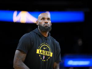 湖人如何赢火箭？香波特：詹姆斯得场均35+15+12 不得化身约基奇