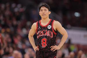 把握机会!河村勇辉上篮得手 已拿14分创个人生涯新高