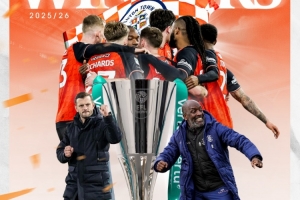 卢顿3-1战胜斯托克港夺英锦赛冠军,34岁威尔希尔获执教生涯首冠