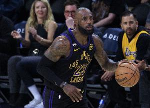 独自带队！近两季无眉/东 詹姆斯场均27.6分9.6板7.6助&13胜5负