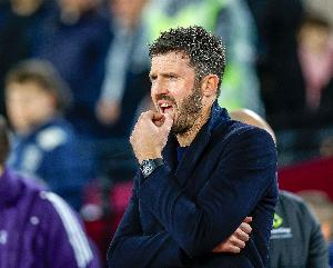 TA：曼联不太可能在赛季结束前任命正式主帅 B费冲单季20助纪录难