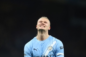 两项数据挂零，哈兰德上半场在切尔西禁区内没有射门或触球