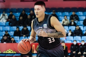 面对老东家挺强硬!曾繁日出战17分钟 5中5拿到11分7板&4前场板