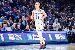 有亮点有不足!托皮奇16中8贡献18分4板14助 5次失误&3罚0中辣眼