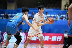 力克四川迎13连胜!郑导:我们防守强度不够 进攻端打得也很简单