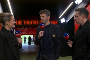 卡里克:梅努训练中出现一点小问题,今晚没必要让他冒险出场