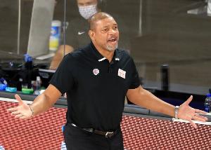 路威:作为老里3-1被逆转亲历者 我不能把锅都甩给他 是全队责任