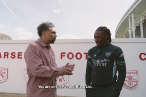 阿森纳官方:埃泽和女足阿吉曼在2025足球黑人颁奖典礼获奖