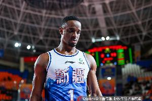 火力很猛!新疆首节18中12轰下39分 罚球15中12