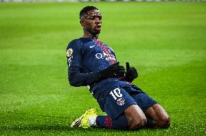 双足怪!登贝莱战利物浦首球也是他欧冠生涯首次在禁区外左脚破门