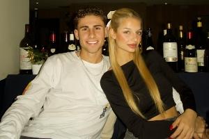 费尔明为女友甜蜜庆生,晒出多张合照并表白