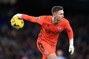 转会前奏？罗马诺：水晶宫29岁门将迪恩·亨德森签约新经纪公司