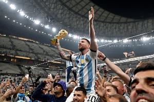 阿圭罗：不认为梅西在思考28年做什么 我想他的梦想是在巴萨告别