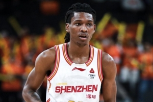 效率不高！特奎维恩·史密斯28中8&三分16中4 空砍34分7板5助4断