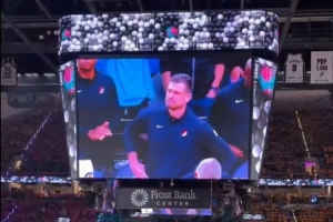 马刺VS开拓者赛前介绍环节 主场球迷给旧将斯普利特送上欢呼