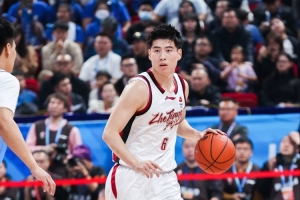 获胜功臣！程帅澎替补14中5拿下全场最高23分外加2板3助2断