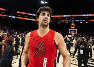 阿夫迪亚：不在意外界说我造犯规的评价 只专注打好自己的比赛