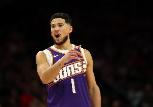 遭严防！布克半场11中5拿到13分有3失误 正负值-15