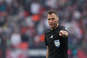 官方：44岁主裁茨瓦尔将执法勒沃库森主场迎战拜仁的德国杯半决赛