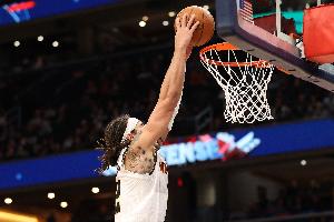 九分！阿隆·戈登反击面对空篮 炸球起飞双手扣进