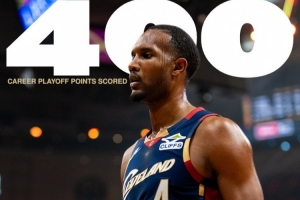 小小里程碑！骑士官方送祝贺：莫布里生涯季后赛总得分突破400