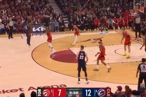 手热！米切尔持球强投得手后三分穿针打停猛龙