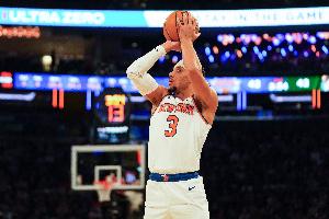 拼尽全力！哈特11中5拿到15分13板6助 罚球6中4