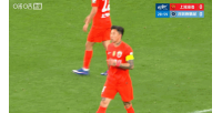 王燊超伤退，张琳芃替补登场